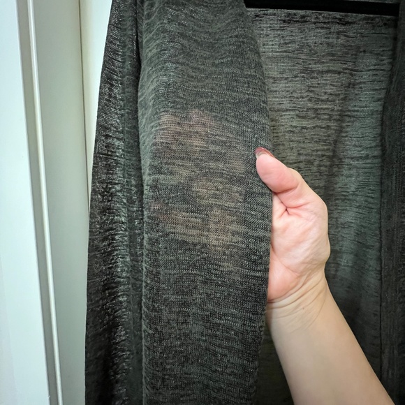 Light cardigan  Woman's M   "NEW". Never worn. - Picture 3 of 5